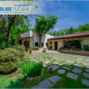 Villa In Vendita a Biassono