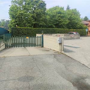 Garage for Sale in Carate Brianza