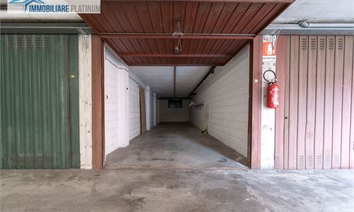 Garage for Sale in Albiate