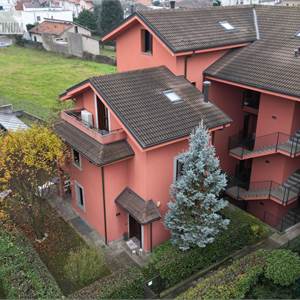 Villa Bifamiliare In Vendita a Albiate