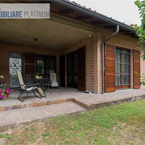 Villa In Vendita a Macherio