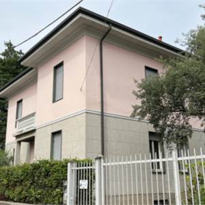 Villa In Vendita a Albiate