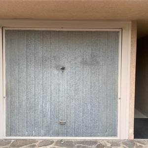 Garage In Vendita a Albiate