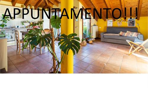 Studio flat for Sale in Triuggio