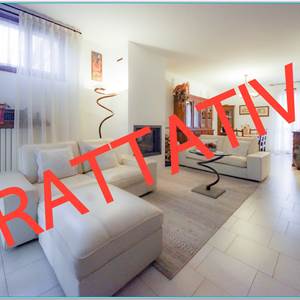 Farmhouse for Sale in Triuggio