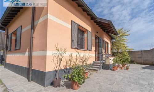 SPLENDIDA VILLA SINGOLA IN CLASSE A3