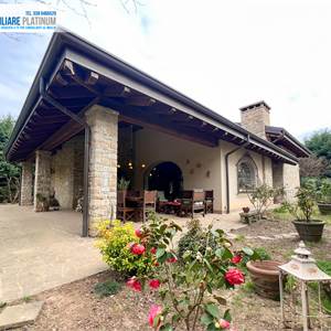 Villa In Vendita a Macherio