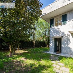 Villa Bifamiliare In Vendita a Cesano Maderno