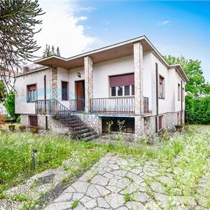 Villa for Sale in Triuggio