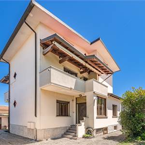 3+ bedroom apartment for Sale in Lentate sul Seveso