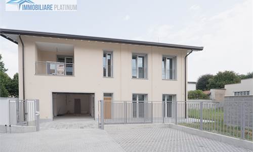 VILLA SINGOLA CON GIARDINO! 
