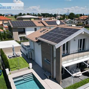 Villa for Sale in Triuggio